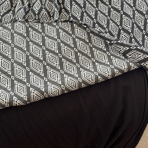 Like new asymmetrical top - Picture 4 of 4